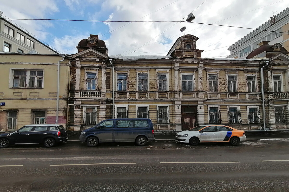 В Москве таких домов остались единицы: погибающая деревянная усадьба купца  Крупенникова | СЕМЬ ХОЛМОВ | Дзен