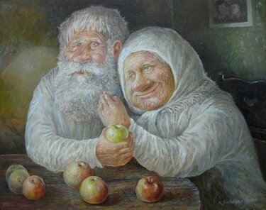       Рано утром  приехал дедушка из деревни в город на ярмарку. Купить надо было колосники к печке, старые то давно треснули, вот-вот совсем превратятся в обломки. Бабуля его и проводила на базар в город купить новые. От деревни до города всего- то двадцать километров и запросто на велосипеде можно добраться. Но это летом. А в данный момент была зима. Надо бы телегу зимой готовить, а сани летом, но так уж получается у русского человека, что пока жареный петух не клюнет в одно место, не пошевелится. Дедуля частенько наведывался в город за покупками и естественно, как же не зайти к сыну и внукам, если они живут в двух шагах от железнодорожного вокзала.  Телефонов тогда в  домах не было, а телеграммы по пустякам не подавали.
Утро было раннее, зябкое. Ну, может к обеду и потеплеет, подумал дед. День был воскресный, выходной и поэтому родственники были дома и отсыпались за всю рабочую неделю.  Подошёл к дому, поставил поклажу на крыльцо, смахнул веником снег с валенок и тихонько, как воробышек клювиком, постучал в окно. А вот она, рожица белобрысого мальчугана, внука.  Глазки со сна, сначала смотрят неосознанно, потом округляются и вот он уже  на крыльце хватает тяжёлый мешок, тащит его волоком в сени.
Дед ворчит на него:
 - Да куда ты, куда, босиком, голышом почти, простынешь, иди я сам.
 
-Ты что, деда? - возразил внук, - я даже по снегу вон, могу сейчас босиком. И ничего. Я закаляюсь. Скоро военным буду, танкистом. Я же.....
Дед не дал договорить, подталкивая в спину десятилетнего будущего танкиста.
- Скорее иди с мороза, герой ты мой, тише, не ори, разбудишь вон соседей.
 В маленьких сенях была ещё одна дверь. Там другая семья. Дома барачного типа для железнодорожников имели четыре входа с улицы. Проживали по две семьи, у каждой по две комнаты - кухня, да зал. Невелика площадь, но  умещались и о лучших условиях даже не думали, как - будто так и надо.
 Вошли в комнату, это была просторная кухня, в которой обязательно, почти у всех, проживающих в таких домах стояла кровать. Именно здесь спал внук около окна, в которое постучал дед.
 Серёжа бросился к печке, набросал поленцев, разжег огонь, а уж потом оделся. Не удалось сохранить тишину, за дверью в зал послышалось движение, голоса и вышло остальное семейство встречать гостя. Сын Саша, невестка Тоня и внучка Зоя. После соблюдения обычая - объятий и поцелуев, сели чаевничать с пирогами, что передала из деревни бабушка,  которые были закутаны в старый пуховый платок и не успели остыть до конца. Дед начал раздавать гостиницы к новому году. Ведро яиц и четыре гуся - это велел разделить на четыре. В городе  жили ещё две дочери и сын с семьями.  С  загадочным видом опустил руку в мешок, достал коробочку из фанеры и протянул её любимому внуку.

-Вот тебе, Серёга, ко дню рождения, то, что я обещал.
Серёжа осторожно взял подарок, и ещё не открывая, видно догадался о содержимом ящичка, - Неужели это он?
Открыл крышечку и достал что-то, обмотанное тряпицей. Тщательно дедушка упаковал подарок, чтобы в дороге не повредить. И вот он - долгожданный фотоаппарат "Смена".
Серёжа с восторгом рассматривал его, заглядывал в объектив, нажимал на кнопочки, наводил на окружающих:
- Деда, я же... я... теперь фотограф, всех снимать буду, - я у Кольки печатать буду.
Дед с умилением поглядывал на внука:
- Ну вот и ладно. Ты только учись хорошо и про обещание быть военным. Уж так мне хочется увидеть тебя в форме.

Пройдут годы, и будут у Серёжи другие фотоаппараты - дорогие, качественные, даже видеокамера, но этот, подаренный дедушкой, останется в памяти, как самый незабываемый светлый лучик счастья в детстве. И фотографий накопится целый чемодан, среди множества снимков и тот, где стоит  дед рядом с внуком, на котором военная форма с золотыми пагонами лейтенанта-выпускника танкового училища. Сбудется дедова мечта. Но это только будет, а пока дед собирается на рынок.

- Ну, пойду я, что ли, а то приду к шапочному разбору. К обеду ждите, отдохну и на поезд.

Сын с тревогой предложил свое сопровождение:

-Пап, давай я с тобой, а то вдруг ограбят, или не то купишь?

-Да будет тебе, скорее тебя ограбят, а я стреляный воробей, сиди дома в тепле, у тебя выходной, вот и отдыхай.

Дед ещё немного пробубнил, одеваясь, взял мешок и вышел в морозную свежесть.

Рынок гудел, как пчелиный улей. Шумная, говорливая людская  волна текла вдоль рядов туда, обратно и в разные стороны. Здесь особый ритм,  запахи и звуки. Сюда ходят как в театр. Ну чем продавец не актёр, который ловко демонстрирует свой товар, так складно и напевно, зазывая покупателей. А музыка рыночная?  Тюканье топора в мясном ряду, звон бидонов в молочном, бряканье весовых гирек. Ну  и какой же рынок без гармошки и песен? Тут же медовуха в бочонках,  пирожки, ватрушки, беляши и разноцветные  карамельные петушки на палочках.

Дед  сразу направился в скобяные ряды. Не спеша прошёлся. Гвозди, скобы, обода, замки, засовы, крючки и всего остального из железных изделий не пересмотреть и не перечислить. А вот и они - колосники. Немного поторговался, взял парочку по размерам, сунул их в мешок, закинул за плечо и направился к выходу.

Толпа немного поредела. Недолог рынок зимой, щиплет морозец, не даёт насладиться торговлей.

Автобусы заглатывают с остановки часть толпы и тяжёлым ревом срываются с места. Дед пропустил уже две посадки и решил погреться в ближайшем лабазе, где размещались овощные и фруктовые ряды. Никогда он сюда не заглядывал. Овощей своих полон погреб, да и яблоки в ящиках  в соломе сохраняются до весны. А тут, не стоять же на месте, прошелся вдоль прилавков. А что, подумал он, куплю ка жене апельсин, или грушу, порадую.

Необычный фрукт увидел на прилавке - величиной с крупное яблоко, с красновато-белесой кожурой. В небольшой   дырочке виделись прозрачные багровые зернышки, как маленькие драгоценные камушки рубина.

- И что за диковина твой фрукт?

- Да гранат это, дед. Купи, для крови полезно. Сразу помолодеешь лет на двадцать,-усмехнулся  черноглазый,  смуглый продавец.

- Да слыхал я про эту гранату, поднося плод к носу поближе и глубоко понюхав, ответил дед, а видеть, не видел. Значит, как молодильное яблоко в сказках. Куплю я его для моей старухи. Авось съест она его перед сном, а на утро я проснусь рядом с молодухой, - пошутил дед и развеселил рядом стоящих покупателей и продавцов.

Осторожно завернув в тряпицу круглый плод и определив его  в грудном кармане полушубка, чтобы не заморозился, двинулся на остановку. В автобусе паренек, видя, что дед руку держит около сердца, место уступил.
- Садитесь дедушка, что с сердцем плохо?
- Да нет, граната там, боюсь, раздавят, ответил дед.
Паренек попятился
- Во,  дает. Гранату на рынке, что - ли прикупил? Рыбу глушить никак собрался?
- Да нет, фрукт это южный. Витамины.
Парень облегченно вздохнул, - Ой насмешил дед.
 Вот так с шутками, прибаутками и смехом доехал дедушка до вокзала и поспешил к сыну, предвкушая сытный и вкусный обед, зная, что невестка была мастерица готовить.
Потопав по крыльцу валенками и смахнув веником снег, вошёл в дом. Уже в сенях пахнуло ароматом наваристых щей, запечённым мясом и ещё чем - то вкусным вроде укропа, чеснока и маринада. Наверное, солёные  груздочки, - подумал дед, открывая дверь в комнату. Здесь было тепло, уютно, накрыт стол и его ждали.

Тоня стояла у плиты, помешивая ложкой в большой сковороде.

- Ну, наконец то, а то мы уж искать тебя хотели, но подумали автобусы небось битком, не уехать с рынка.

-Так оно и есть, уточнил дед, моя руки у рукомойника, - к Новому году люди готовятся, весь город там. Еле уехал.

Ну, давайте за стол, пригласил сын, - колосники то обмыть надо.

Выпили по рюмочке, закусили. Потом ещё по одной и еще. Дед  ел с аппетитом и нахваливал хозяйку за её поварское искусство, но от четвёртой рюмки отказался.

Нет, мне ещё добираться, а то свалюсь, усну. Устал я. Четвёртая будет лишняя. А ты выпей, обратился к сыну, ты же дома.

Посмотрел на часы, поднялся со стула и стал собираться.

- Провожать не надо, вокзал в двух шагах от вас.

И уже у порога сын поднёс рюмку и на вилке ароматный маленький грибочек

- Пап, а посошок то обязательно, как же без него?

Ох и любил дед солёные грибочки не выдержал, не отказался.

Обнялись, поцеловались и вот он уже в поезде.
 Вагон покачивается, колеса монотонно стучат, и уснул наш дедушка. Сморила его эта четвёртая рюмка, что проспал он свою остановку и вышел  в десяти километрах  от своей станции.

Обратный поезд будет только утром. Местность была ему знакома и если, идти дорогой всего - то километров пять.

Что же делать, подумал дед, старуха то, наверное, в окно все глаза проглядела. Поднял ворот шубника, закинул мешок с железяками на плечо и двинулся в леденящую  мглу с песней «Вот мчится тройка почтовая по Волге матушке зимой». Уже не одну песню спел, а дороги конца нет, да колосники бьют по спине да брякают как колокола. Мочи нет, устал, то на одно плечо, то на другое, а они все тяжелее и тяжелее с каждым шагом. Вот тебе и посошок, думал дед, какой же я дурак старый, что позволил лишнюю рюмку, это все она зараза виновата. Лежал бы сейчас в тёплой постели со своей любимой женой и спал бы сладким сном. А плечи болят, руки немеют. И дорога то вроде нормальная, днем машины укатали, а все равно тяжело идти. Что поделаешь - старость. Вот, если бы не ноша, - рассуждал дед, то давно бы дома был. А вдруг волки? Не убегу, да еще с грузом. Остановился, - А что, если..... Да, именно так и надо. Размахнулся мешком, да и закинул колосники в сугроб. Они со звоном упали в канаву  и мирно успокоились на пушистой снежной перине. Ох, хорошо то как, легко, свободно. Шаг стал быстрее и остальные километра три дед, словно пролетел.

Старушка дома не спала, ждала.

- Слава Господи, живой.

- А какой я должен быть.

- Какой, какой, дома давно должен быть. Мало ли что, город он такой. Машины там кругом, да бандиты.

- Ох, промерз я, наливая чай из самовара, рассказывал городские новости, про детей, про рынок.

- А что я тебе привёз, таинственно произнес дед, подойдя к полушубку, вынимая из кармана  гранат, смотри, там красные зернышки, они вкусные, кисло-сладкие и очень полезные.

- Ну, надо же, смутилась супруга, ты как в молодости, подарки мне привёз из города. Завтра попробуем, пей чай и спать, утро уж скоро.

Только коснулся дед подушки, сразу стал провалиться в сон, но рядом старуха легонько в плечо ткнула

- Серёж, а колосники то где? В сенях, что ли бросил.

А.... бросил то бросил, да в лесу, где то бросил, сил не хватило тащить. Всё, спи.

А батюшки ты мои, горе ты моё, это как же так? Запричитала супруга.

Сквозь сон уже старик промямлил:

- Не ругай, не я это виноват, а эти - чёртов посошок, да лишние сто грамм. И уснул.

Ничего не поняла жена, какой посошок, какие граммы. Зато подарок привёз, улыбнулась она, засыпая и уткнувшись ему в плечо подумала
- Значит, ещё любит. А колосники-черт с ними, может ещё до весны и протянут.
На следующее воскресенье дед ещё раз поехал в город и купил колосники.
