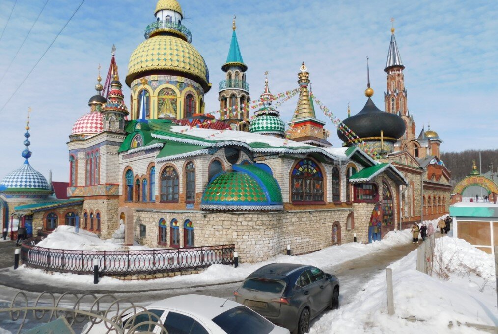 Храм всех религий  в пригороде Казани
