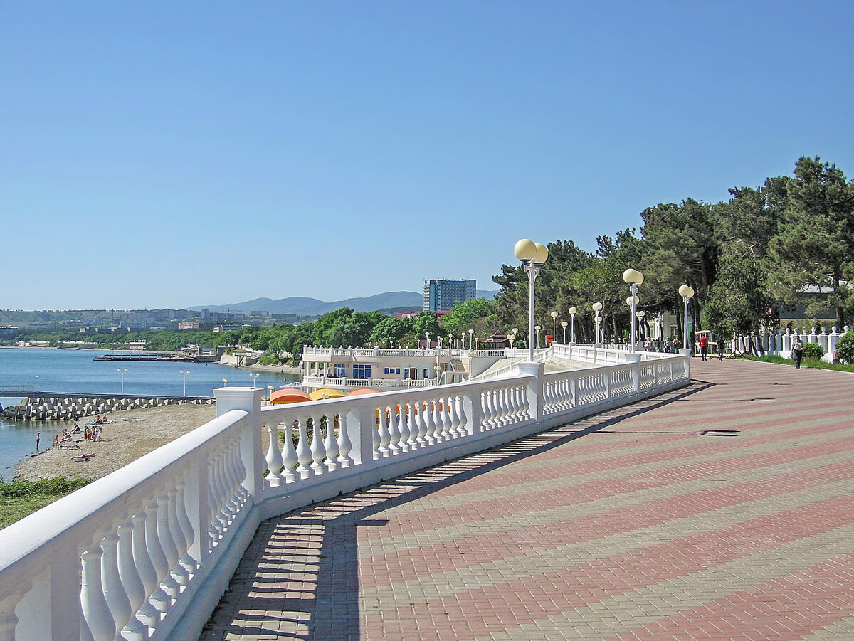 Набережная в городе Геленджик