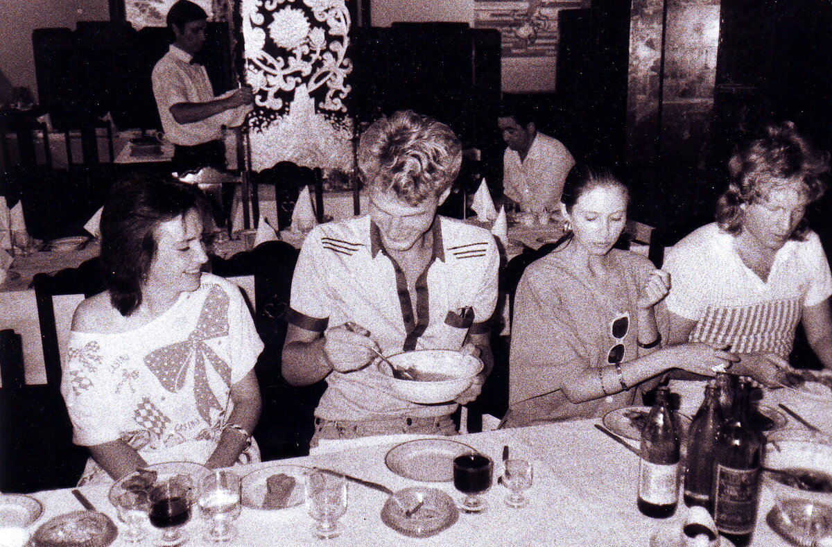 С Крисом Кельми и его женой Люсей в Пекине