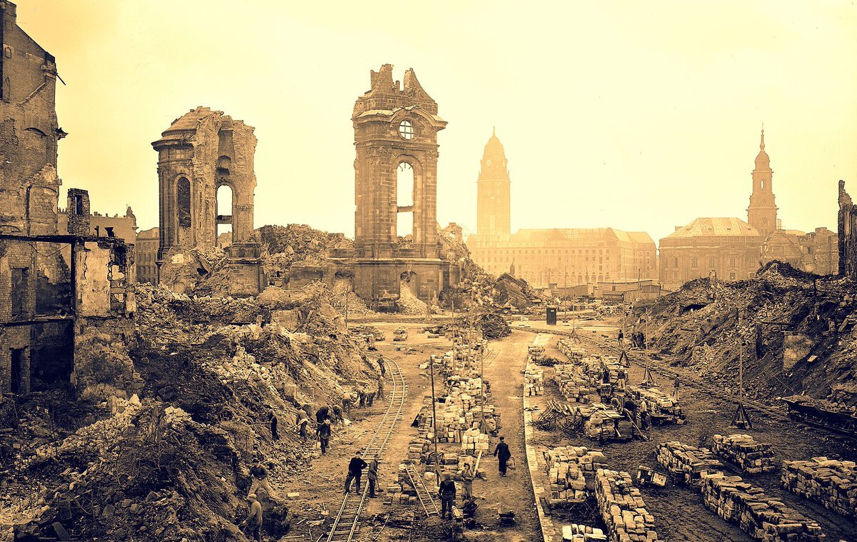 Источник: https://pbs.twimg.com/media/DZEedtDXcAIf7_H.jpg 