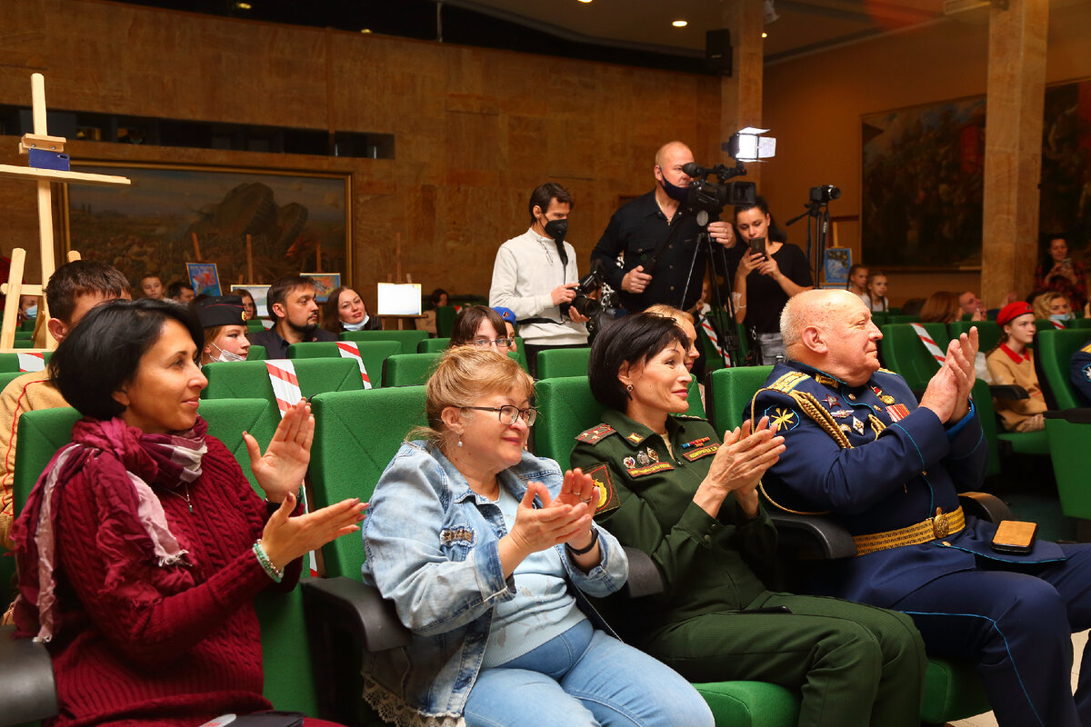 В Центральном музее Вооруженных Сил РФ наградили победителей конкурса «Мирное небо России!»