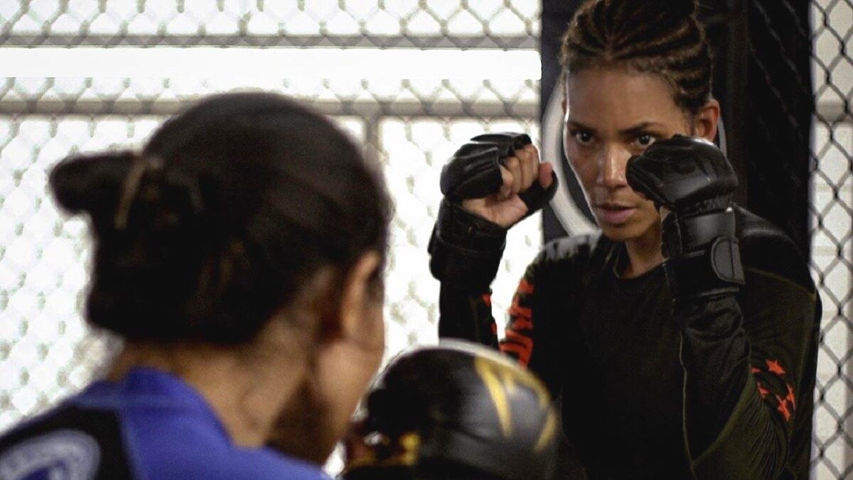 Сыграть 35-летнюю сеструху-борцуху в почтенные холли-беррины годы? Да запросто!  