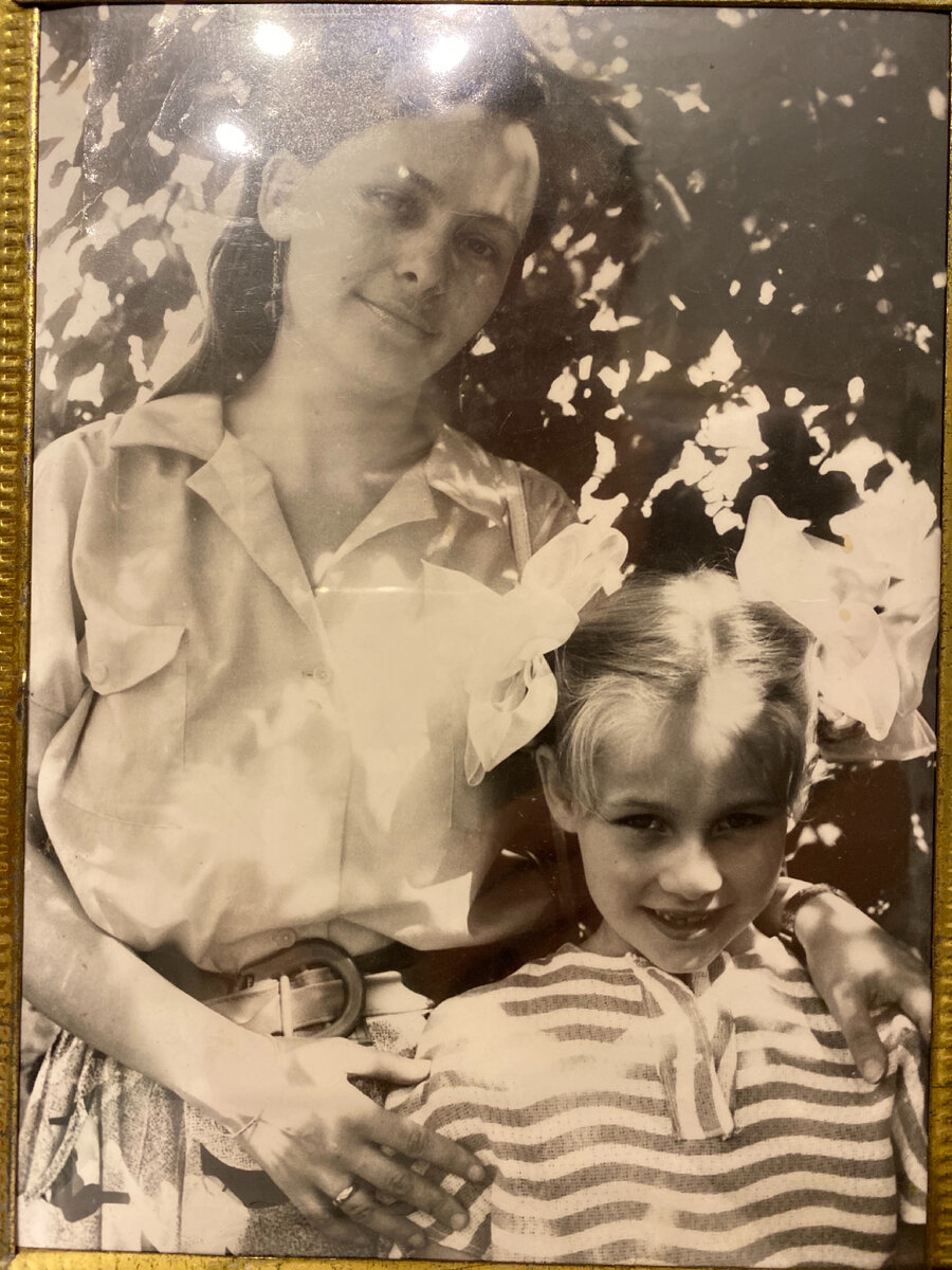 Фото автора. Мы с мамочкой летом 1988-го