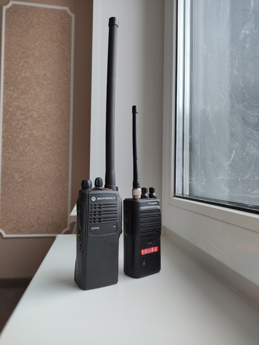 Motorola GP340 диапазона LB1 в сравнении с рацией диапазона 27 МГц (cb) Штурман-200
