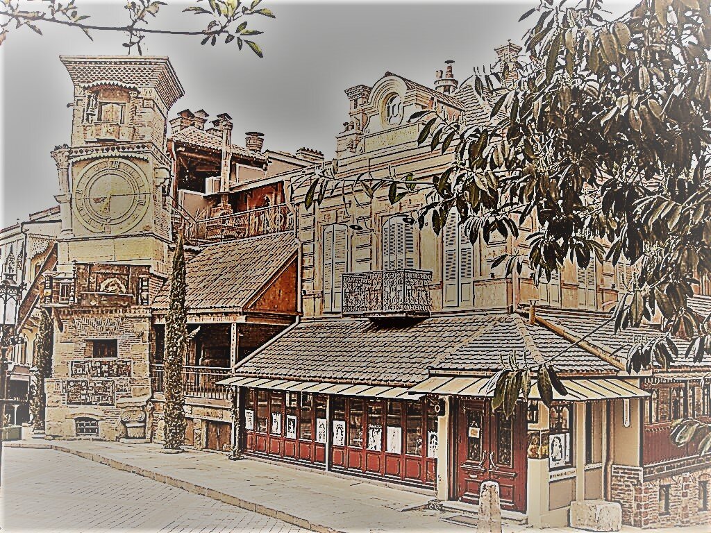 Здание Тбилисского театра марионеток Резо Габриадзе. 
