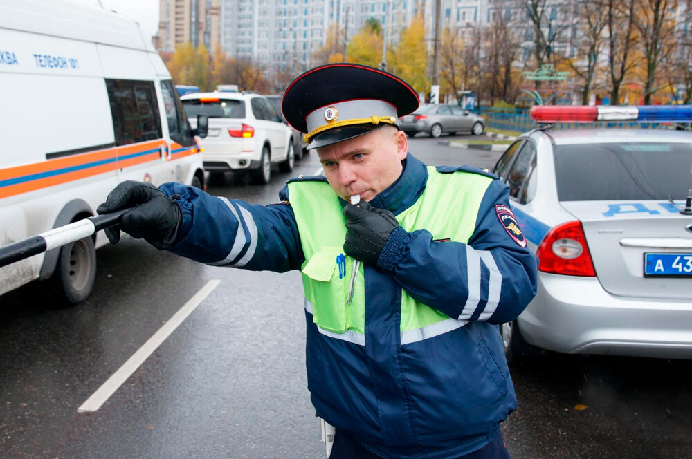 Перед таким вопросом, нередко, можно наблюдать строгое лицо инспектора.