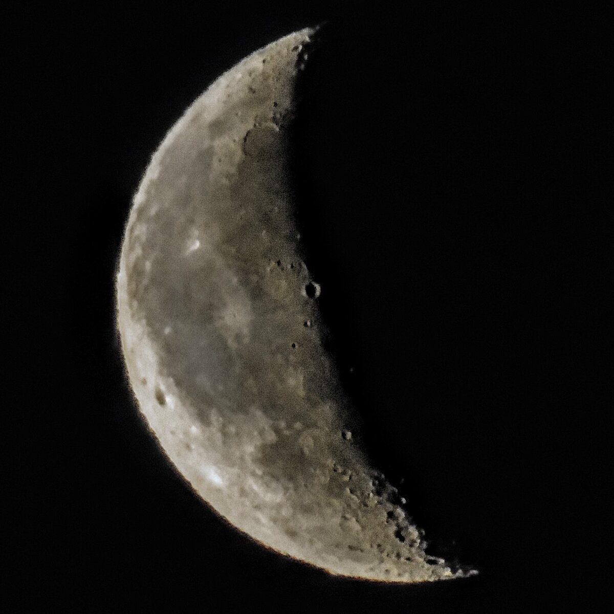 Убывающая луна апрель 24. Тема Луны от Hyper os.