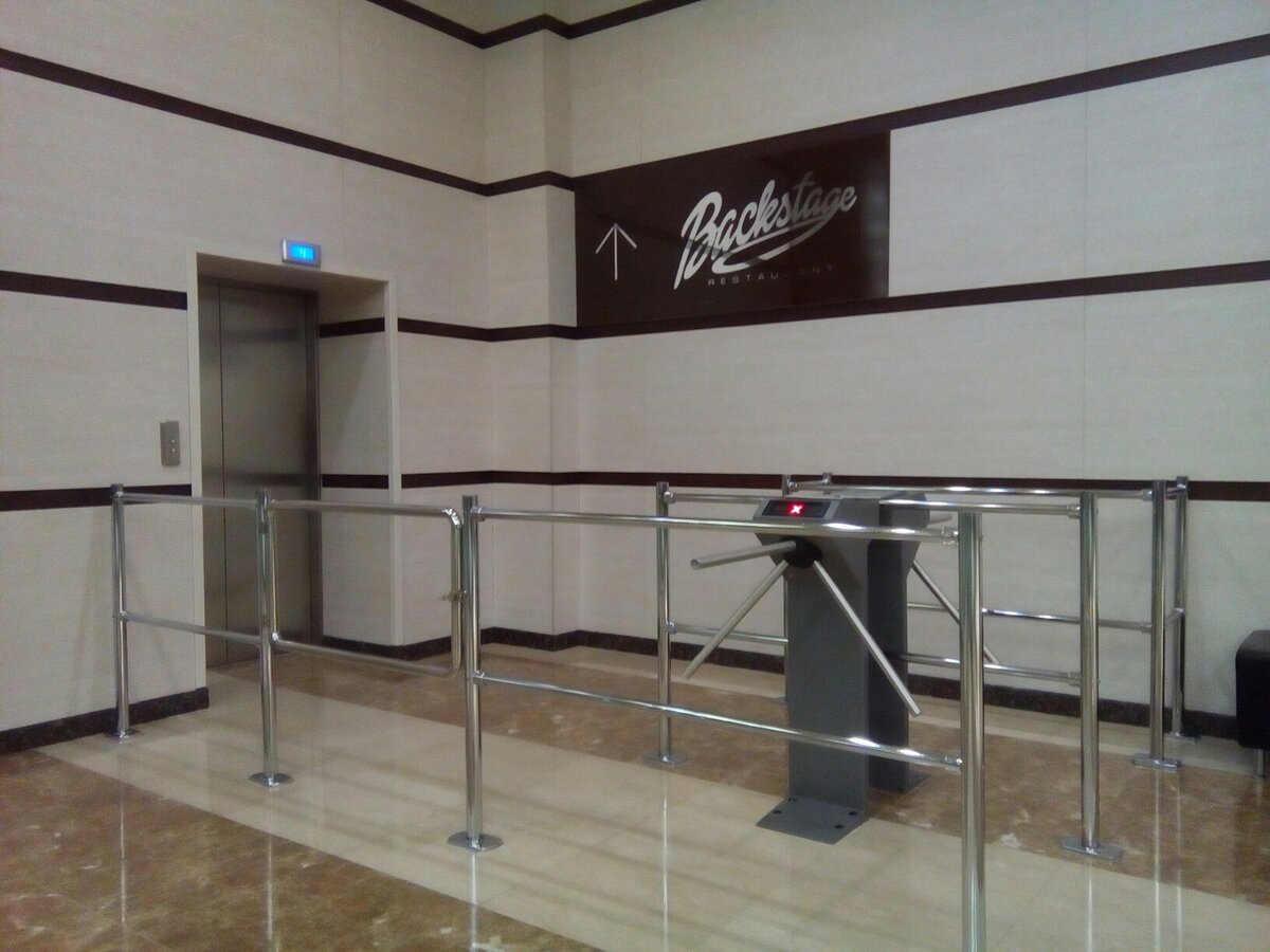 1. San Ant: Жизнь подобно лифту. Смело ставьте цели в жизни и достигайте их. Заходите в лифт и жмите кнопку! Фото из личного архива.