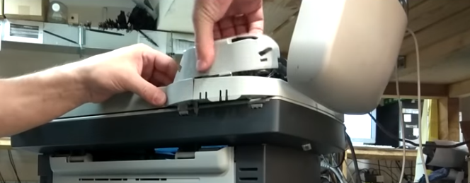 Снимаем защитный кожух