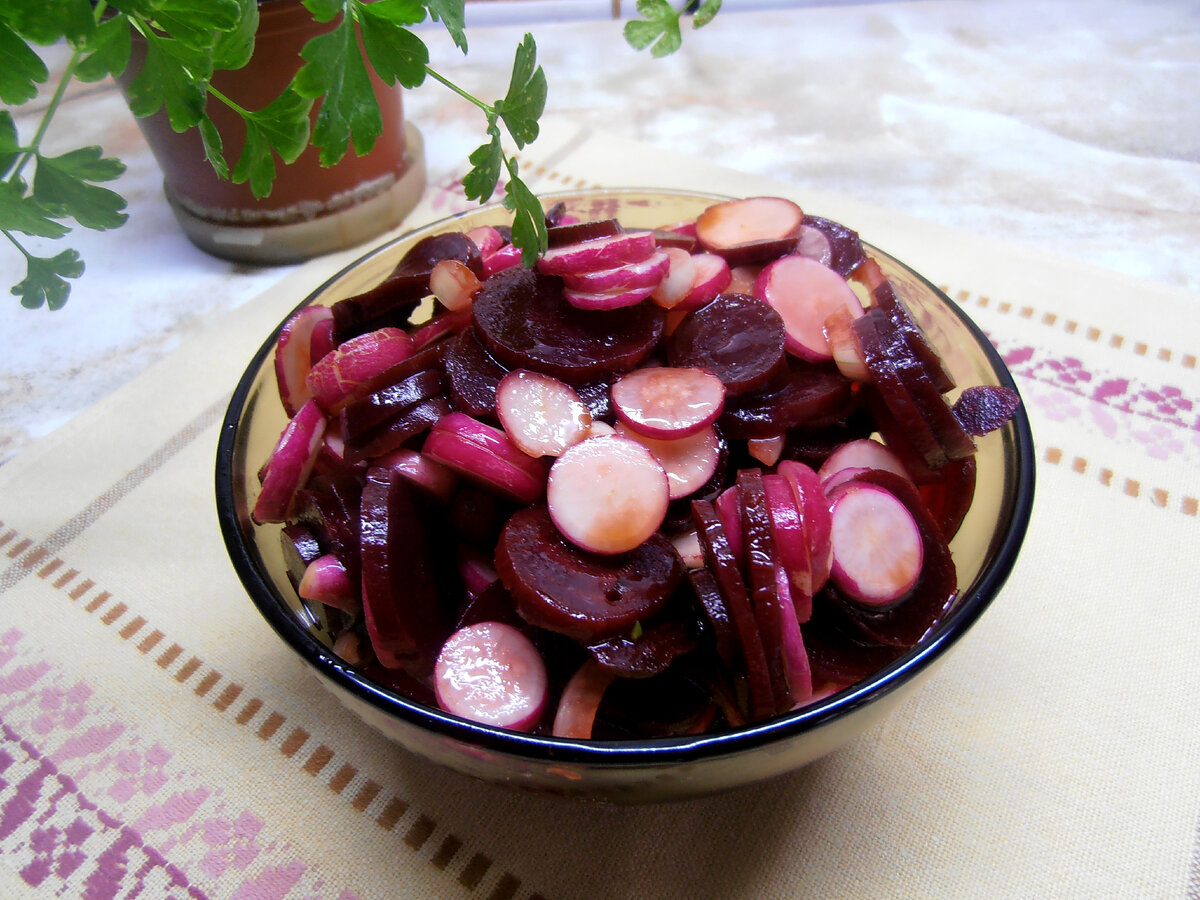 Парижский салат со свеклой и редисом | Готовим вкусно дома/ Кулинария/  Рецепты | Дзен