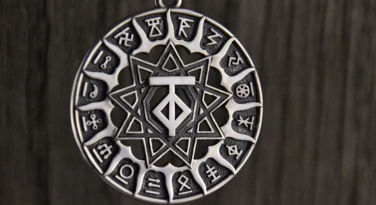 Оберег покровителя Крышень