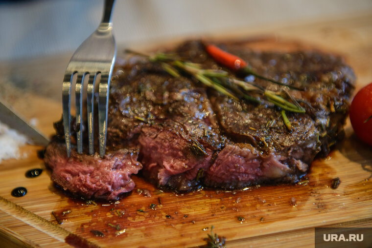    С кровью можно есть только качественную говядину, предупредил Евгений Арзамасцев