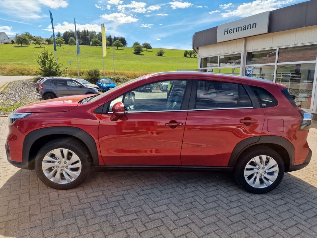 Suzuki SX4 S-Cross. Источник иллюстрации - Яндекс.Картинки