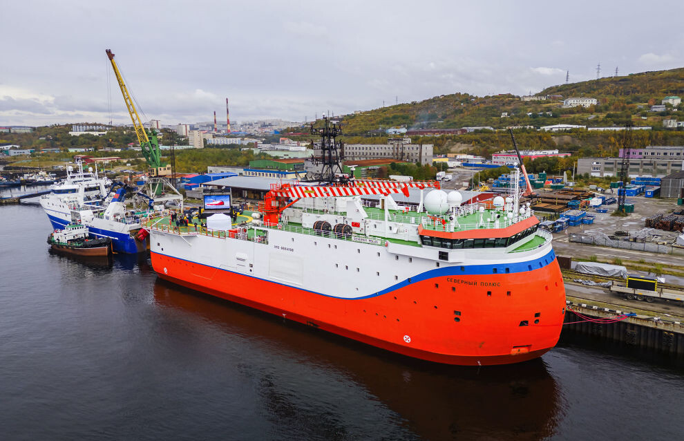 ЛСП «Северный полюс» в порту Мурманска 