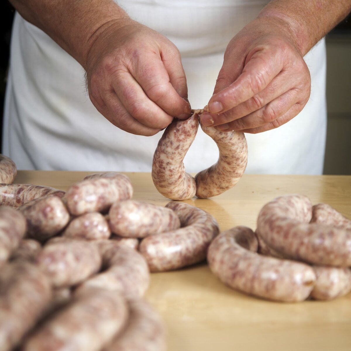 Куриные колбаски домашнего приготовления. Домашняя колбаса из курицы в кишках рецепт с фото