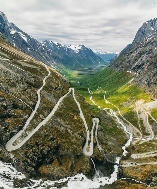 Trollstigen - Знаменитая лестница троллей, открыта только летом,