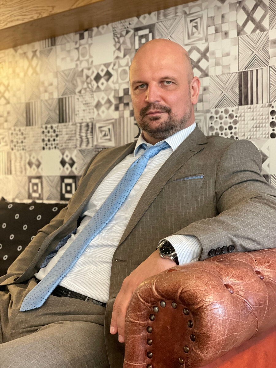  Афонский Сергей Николаевич, стаж работы судьей и заместителем председателя районного суда по гражданским делам 10 лет.