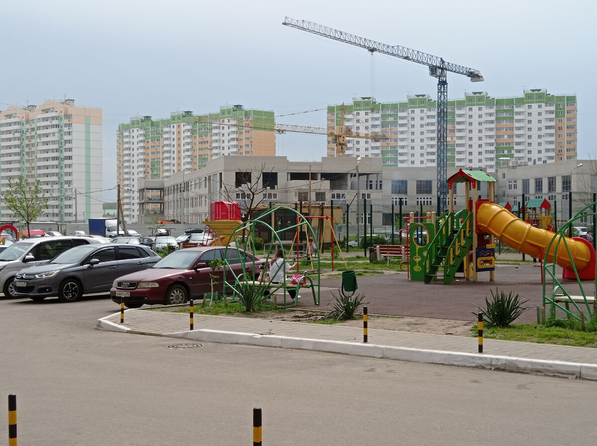 Фото автора. Краснодар, по темпам строительства и ввода в эксплуатацию жилья, занимает третье место в РФ, после Москвы и Московской области.