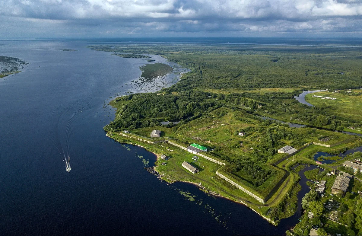 Двинском краю. Новодвинская крепость Архангельск. Архангельск Новодвинская крепость сверху. Крепость звезда Новодвинск. Новодвинская крепость остров Линский Прилук.