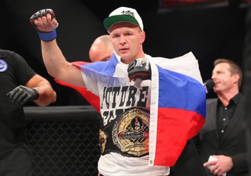 Александр Шлеменко трижды смог защитить чемпионский титул Bellator в среднем весе