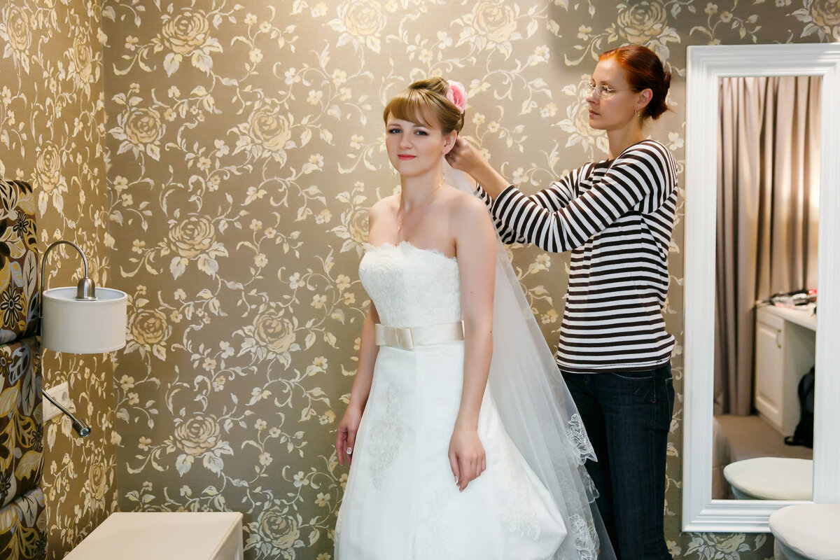 Счастливая невеста собрана, а мне скакать дальше к следующей клиентке. 