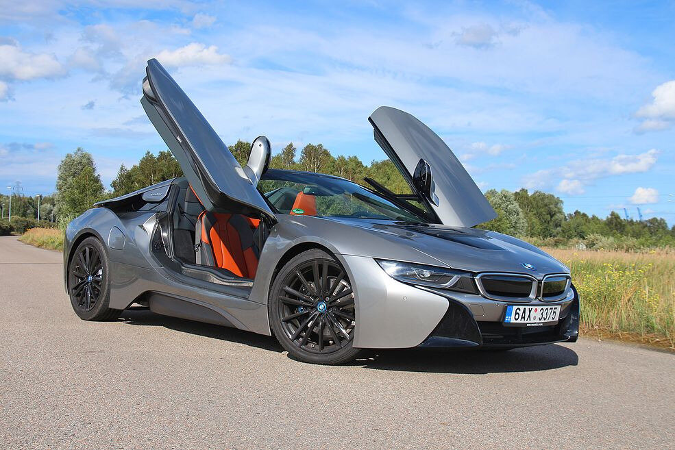 Тюнинг гибридного спорткара - BMW i8 Roadster Bespoke Carbon Edition