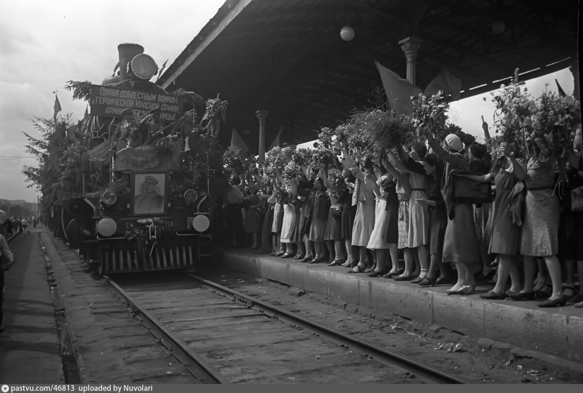 Москва 1940-х в фотографиях: как жили до, во время и после Великой  Отечественной войны | О Москве нескучно | Дзен