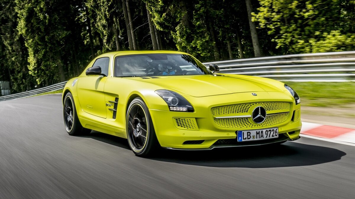 Мерседес спорткар SLS AMG