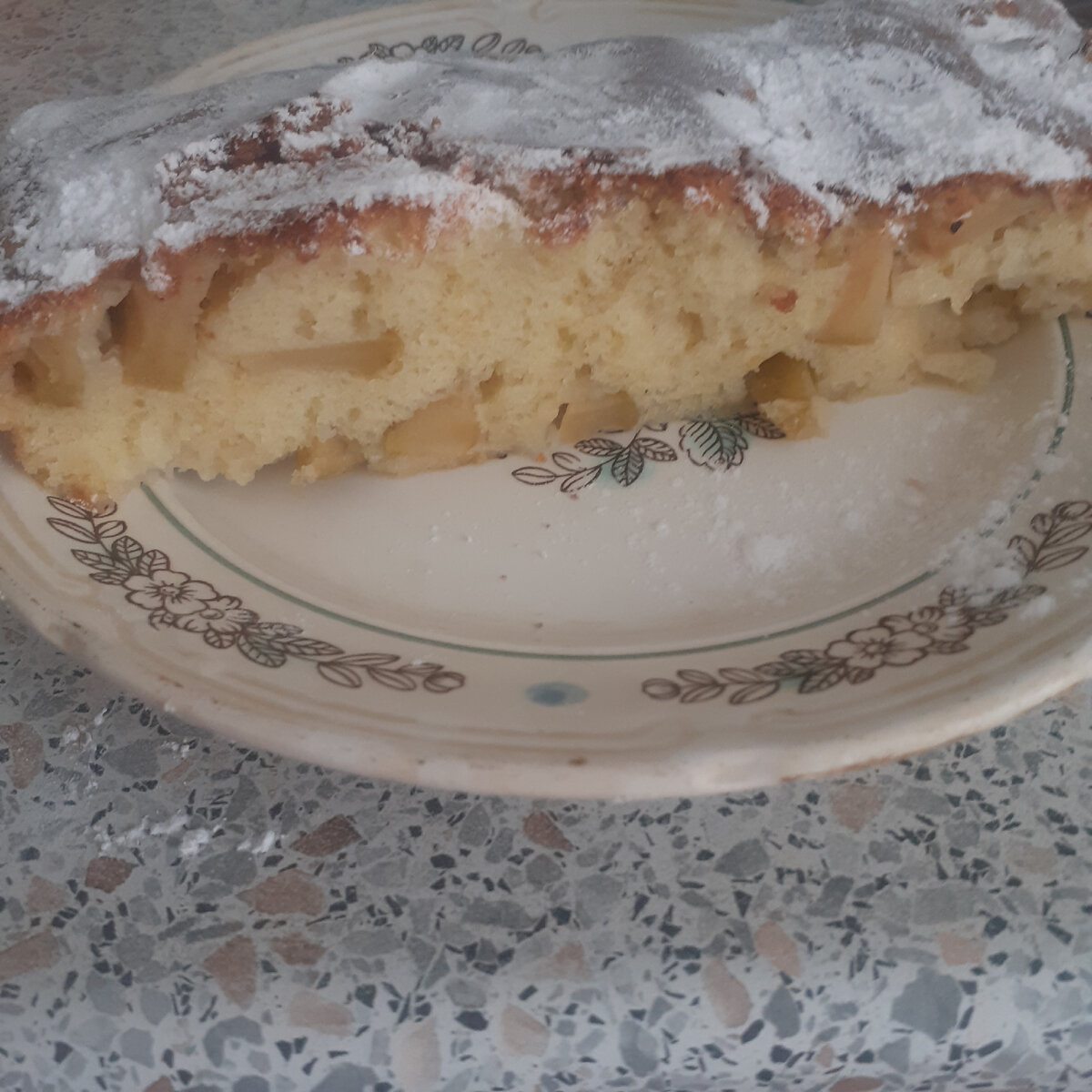 Шарлотка с яблоками.