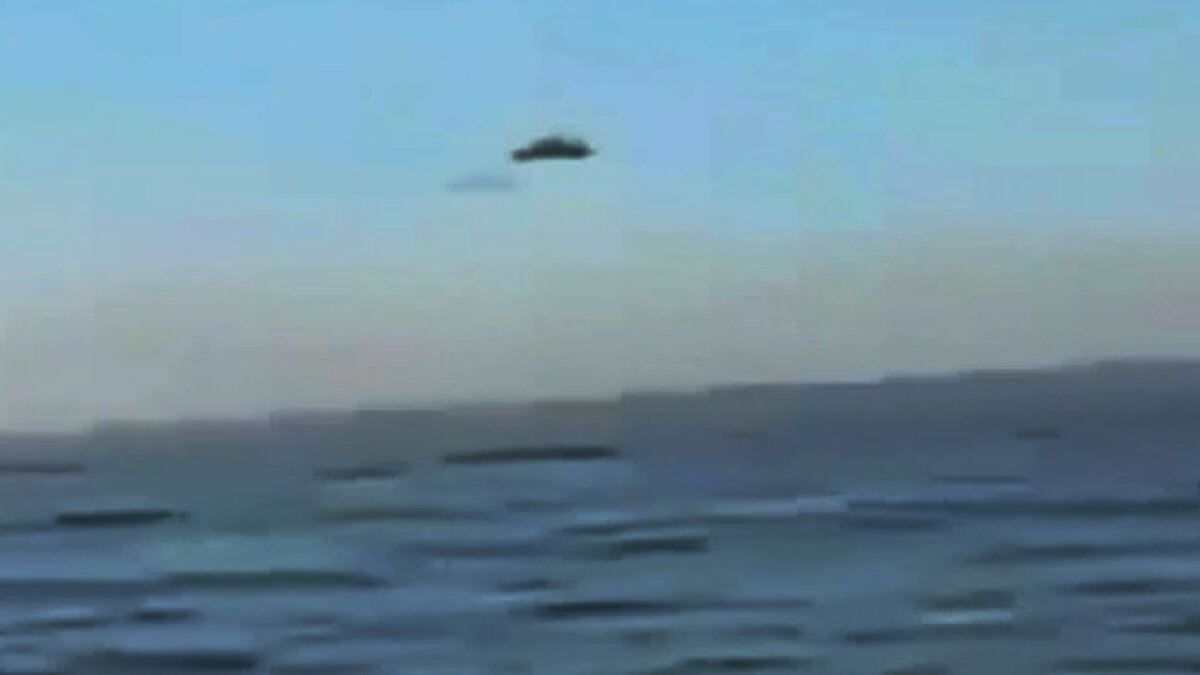 Инопланетный корабль на дне балтийского моря. Неопознанные подводные объекты. Подводная станция. Бермудский треугольник: тайна глубин океана фильм 2004. Дно океана.