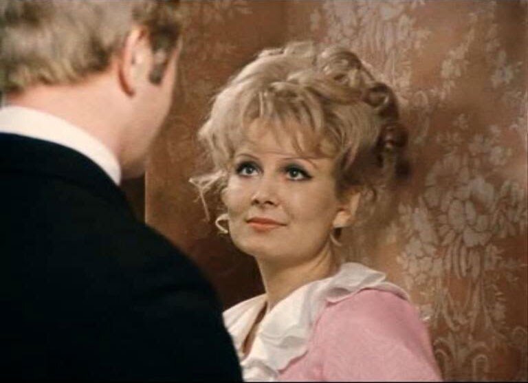 Леонид Куравлёв и Эве Киви в фильме «Не может быть!»