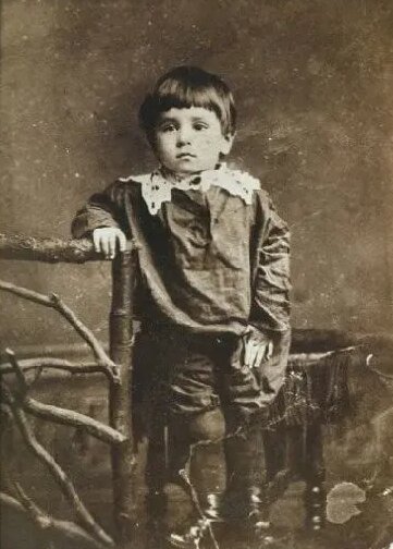 Михаилу Зощенко 3 года