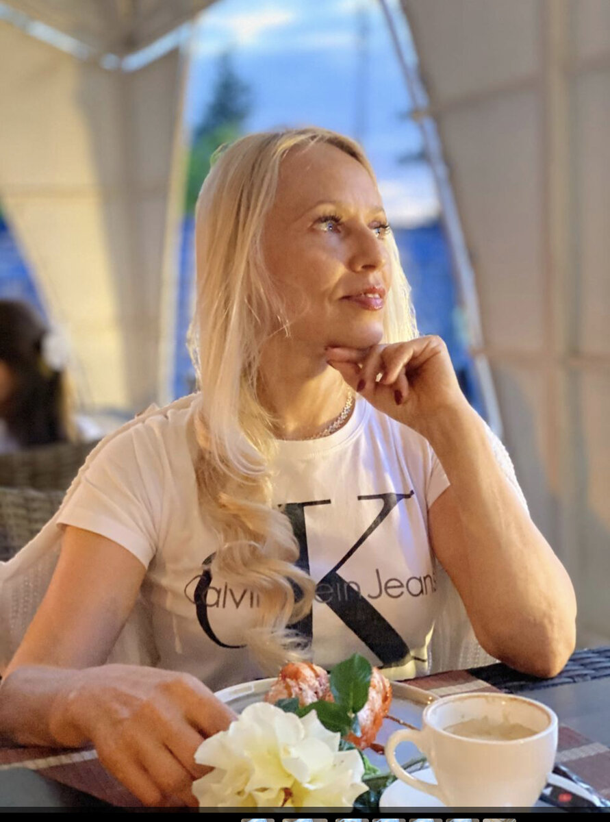 Мир так прекрасен, а мы омрачаем его обидами и недовольством.  