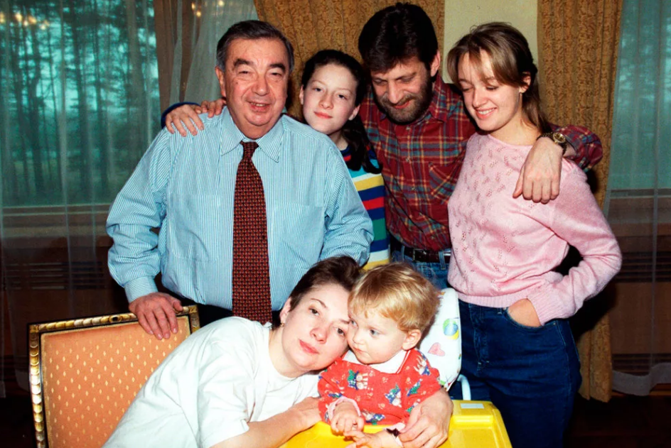 В кругу семьи. Источник: Яндекс.Картинки