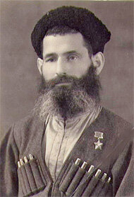 Хаджимурза Заурбекович Мильдзихов (1 января 1919, Эльхотово, Терская область — 15 мая 1998, Владикавказ) — командир отделения 177-й отдельной разведывательной роты 163-й стрелковой дивизии 34-й армии Северо-Западного фронта, старший сержант, Герой Советского Союза.
