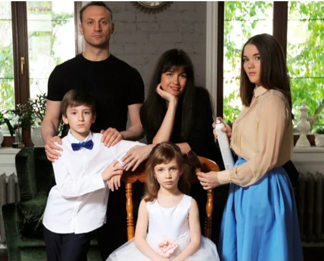 Белый и его жена. Белый и его жена. Белый и его жена. Белый и его жена. Белый и его жена.