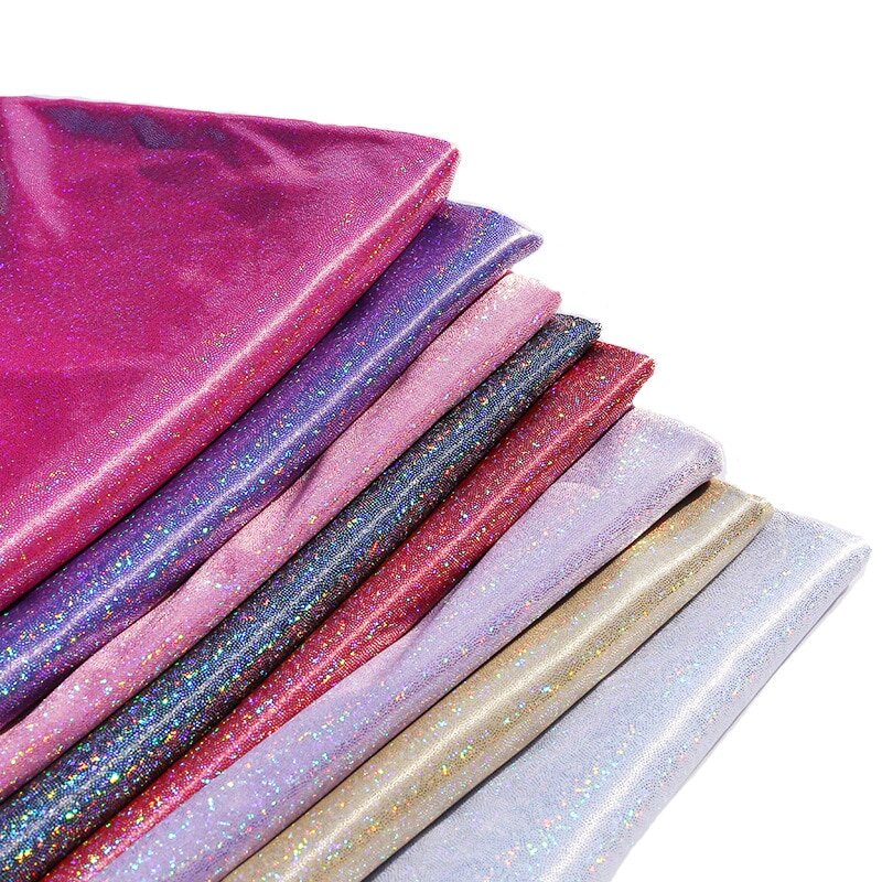 Но ткань блестит вот так, она реально очень красивая