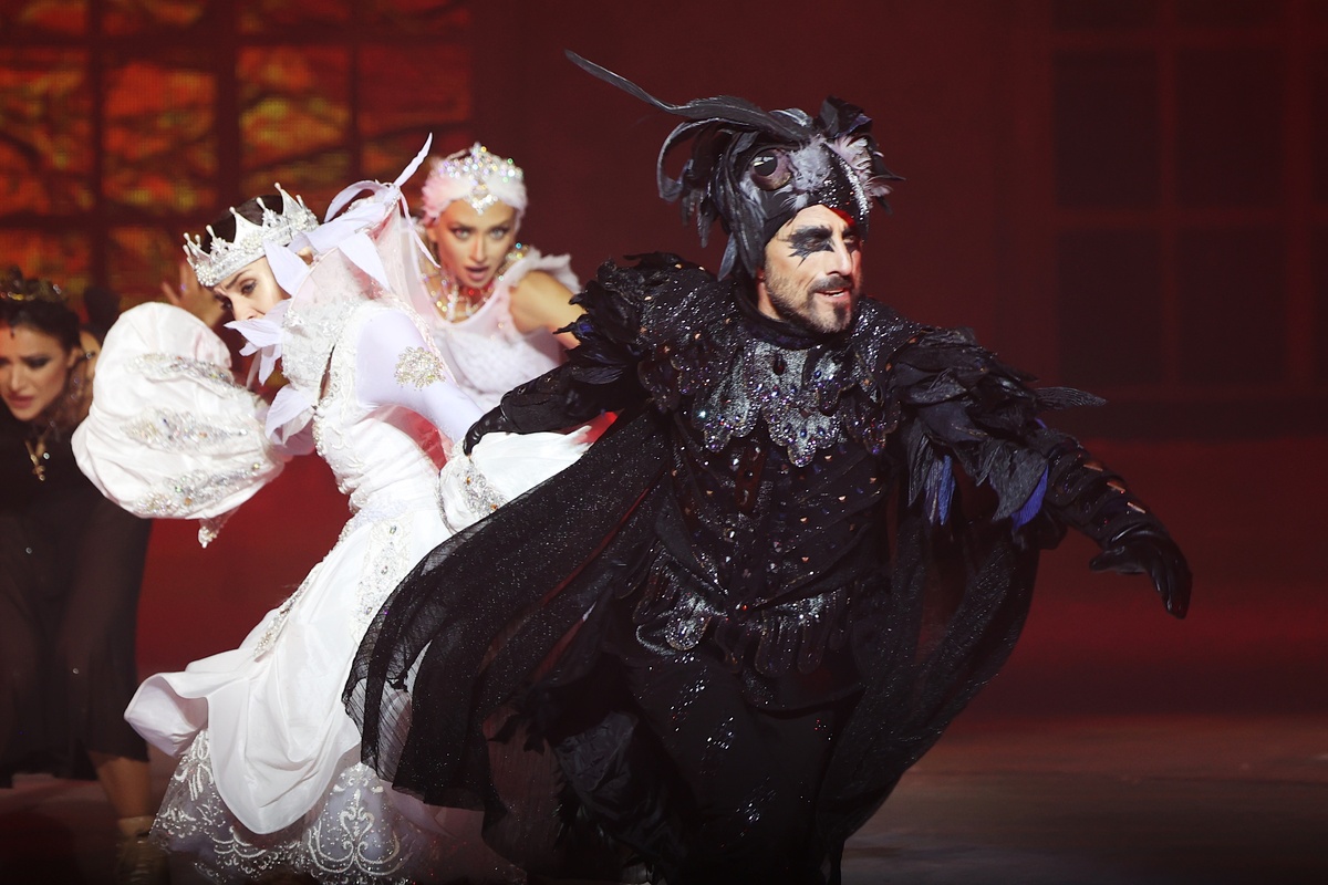     Балет на льду «Лебединое озеро»