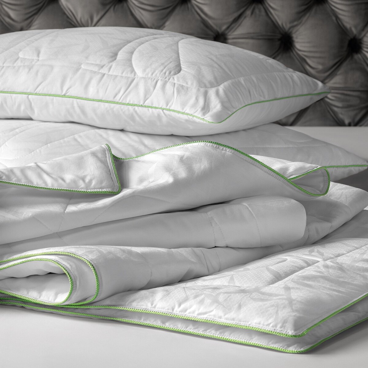 Одеяло и подушка из коллекции «Бамбук Дримс», в составе - бамбуковое волокно