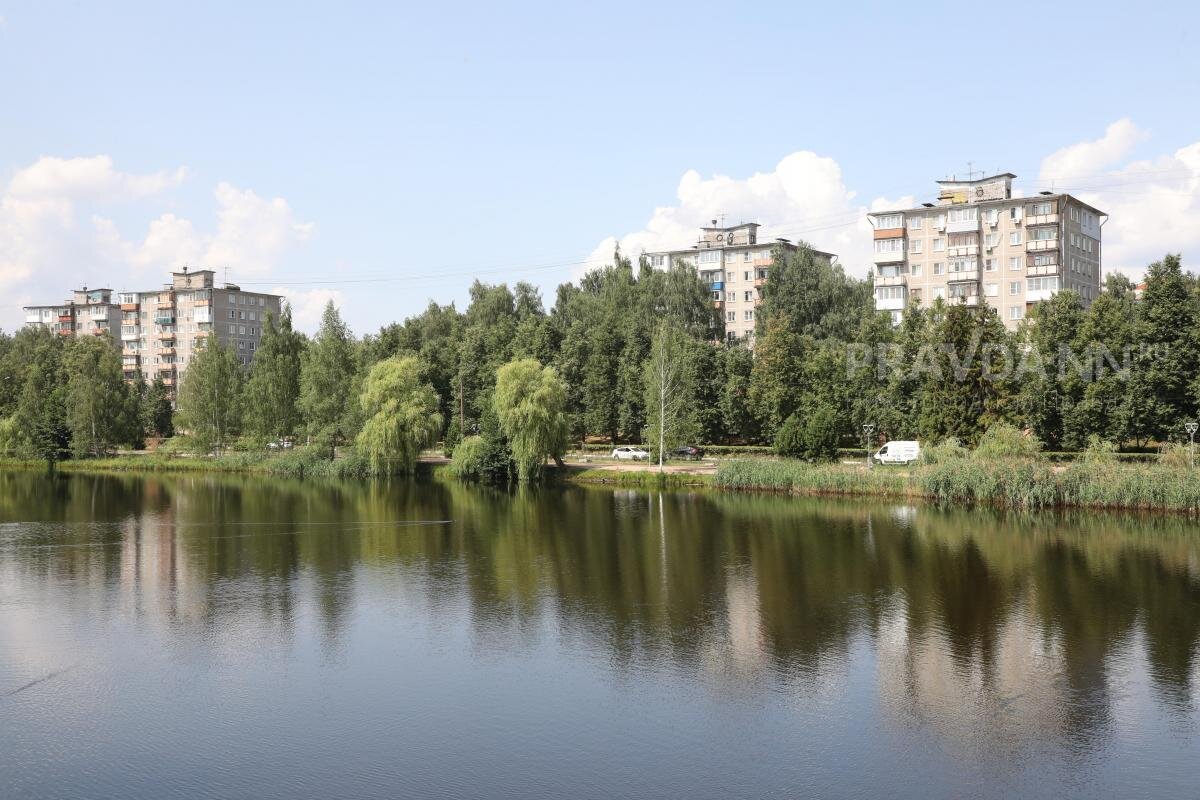 Бульвар юбилейный. Вид из окна Нижнего Новгорода осень.