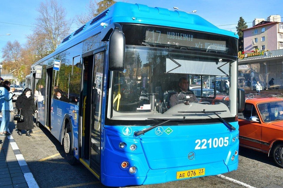     Каждый день на маршрутах города курсирует не менее 800 автобусов. Фото: администрация Сочи