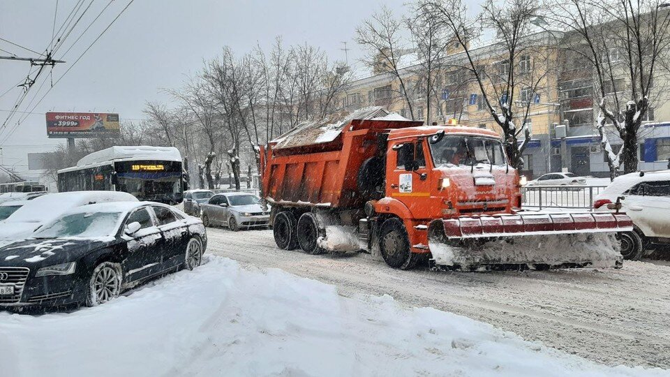     Группировку снегоуборочной техники усилят, если в этом будет необходимость. Екатерина СИМОХИНА