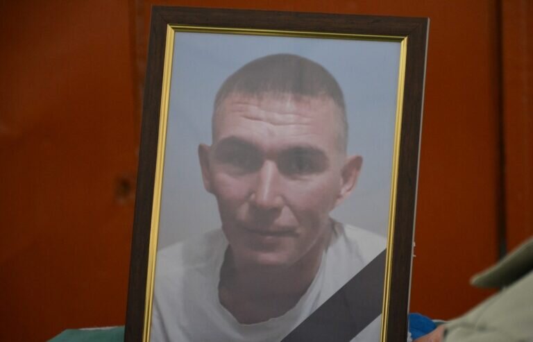    В Гайском округе простились с Артемом Куватовым, погибшим в ходе спецоперации Кристина Просвиркина