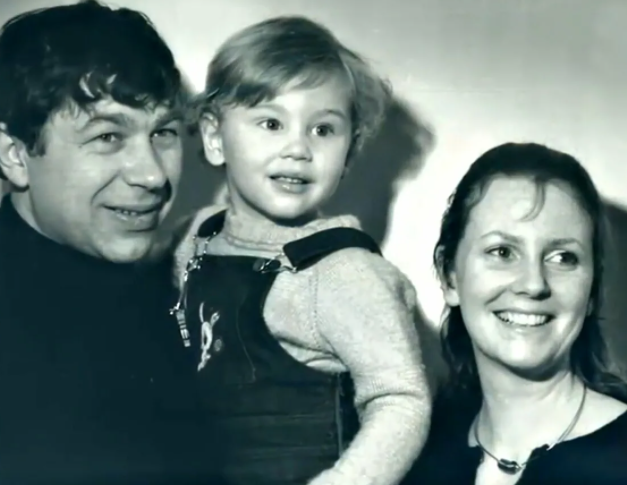 Андрей с супругой и сыном