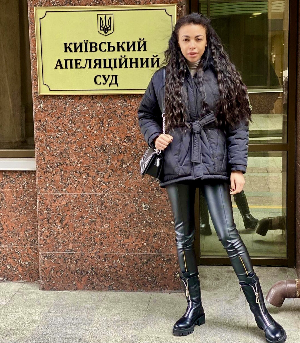 Полина Ололо, бывшая рэпера Сереги, с которым до сих пор судится за детей. Фото инстаграм polina_lola