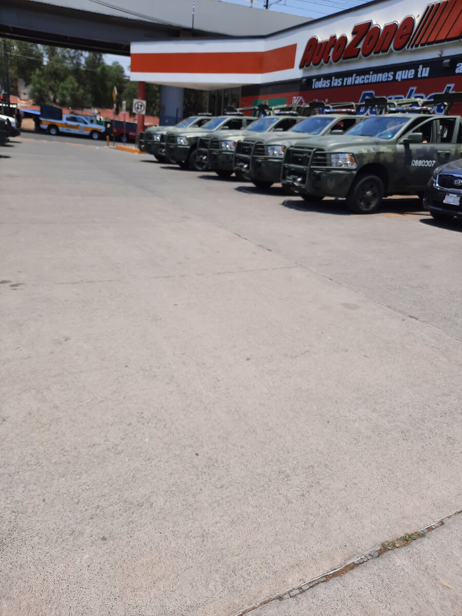 Многочисленная боевая техника армии