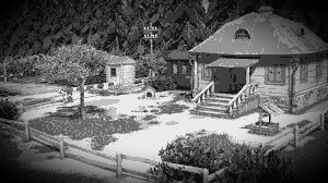 Полустанок с домиком-могилой Маши