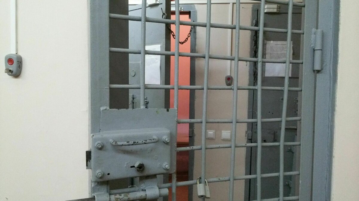     Мобилизованный ставрополец рассказал о трудностях при получении краевых выплат за ранение. Компанию бывшего депутата хотят признать банкротом из-за долга 80 млн рублей. Борца с коррупцией осудят за вымогательство 1 млн рублей. NewsTracker представляет обзор информационной картины дня 2 ноября.
